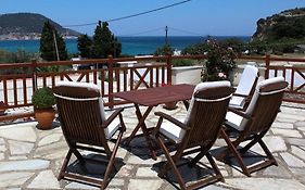 Pleoussa Studio&Apartments